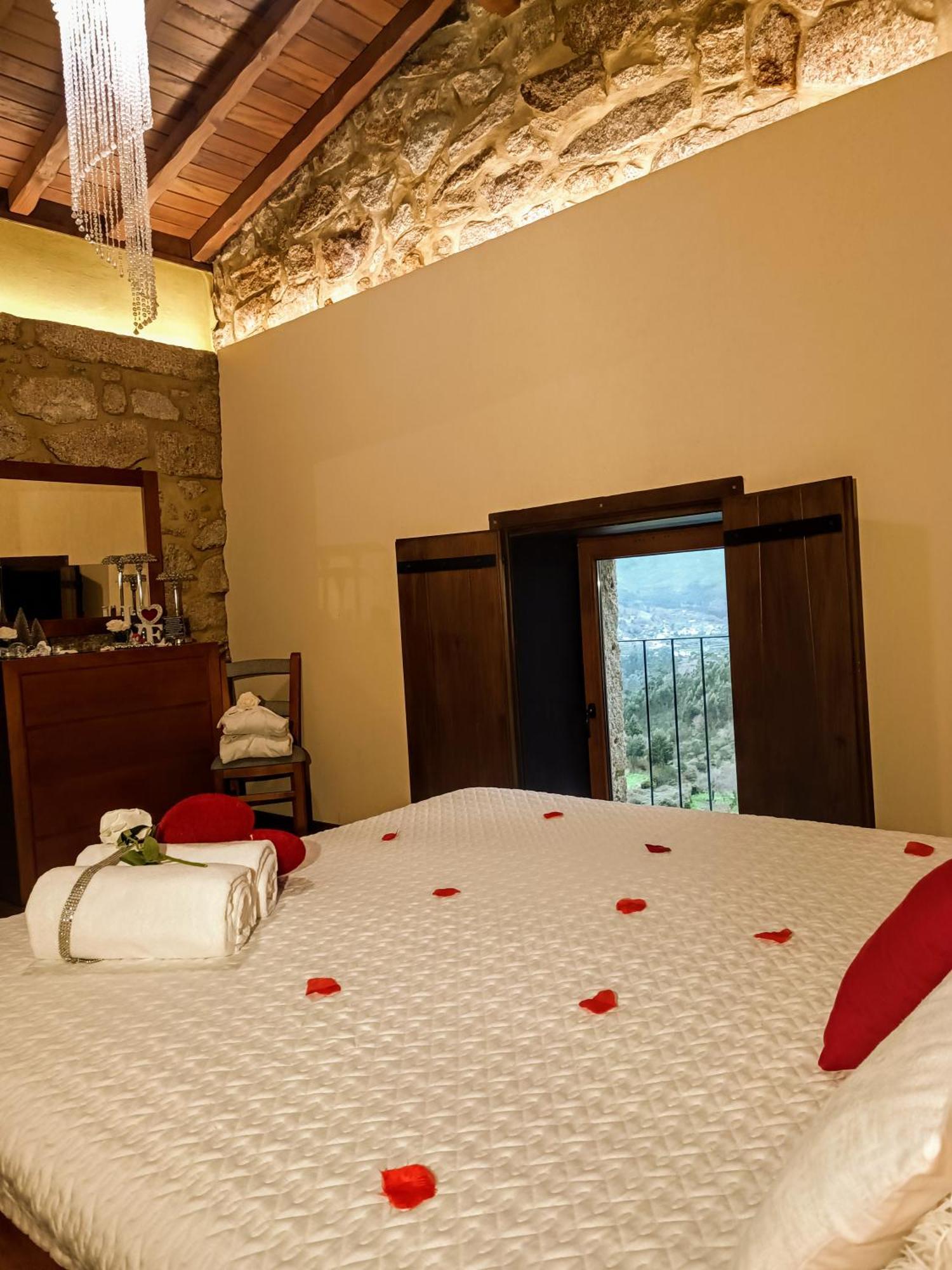 Hotel Casa Favo De Mel - Jacuzzi Privado & Lareira - Piscina à Arcos de Valdevez Extérieur photo