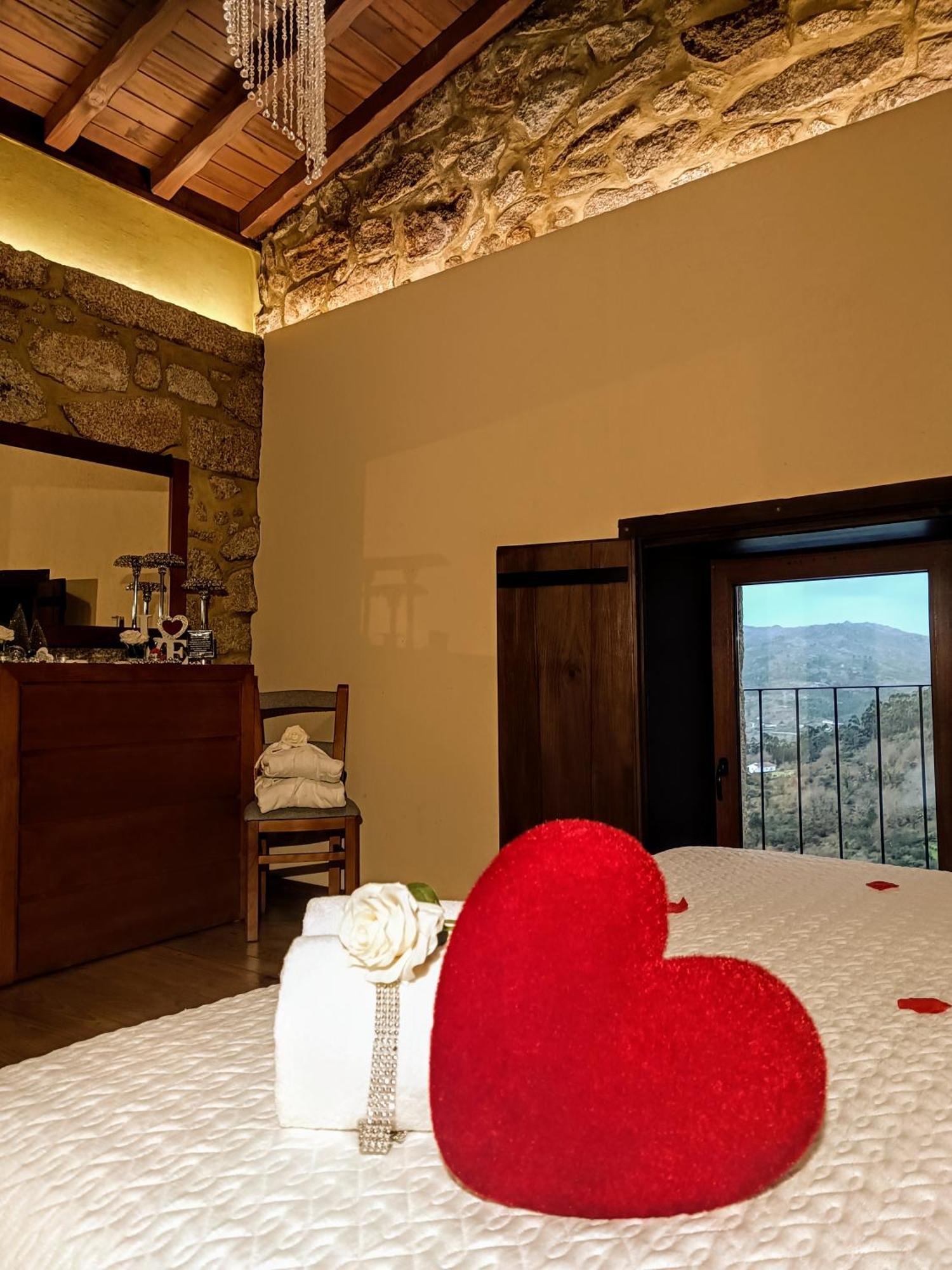 Hotel Casa Favo De Mel - Jacuzzi Privado & Lareira - Piscina à Arcos de Valdevez Extérieur photo