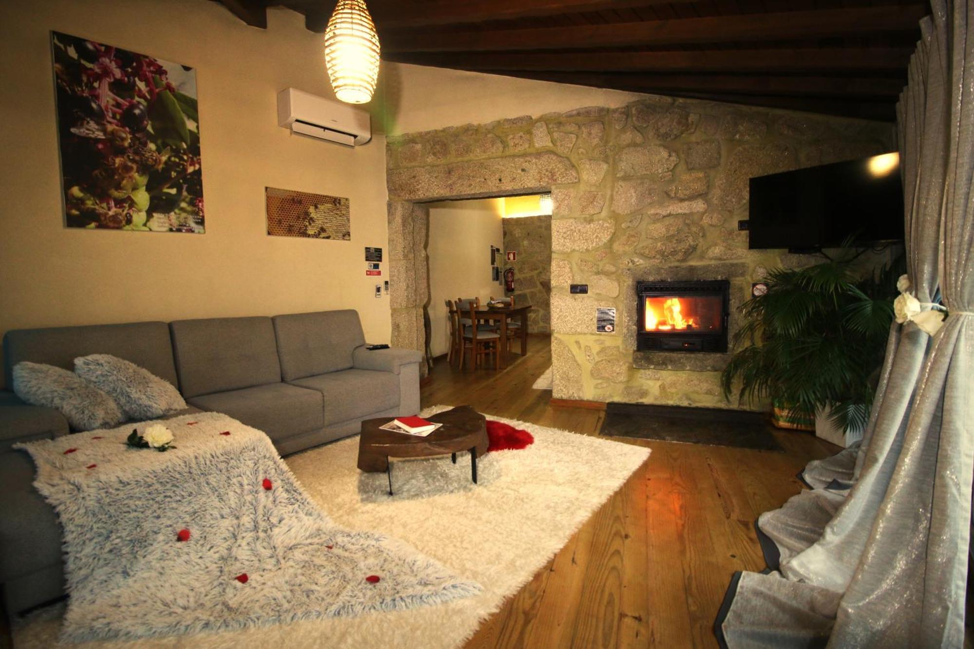 Hotel Casa Favo De Mel - Jacuzzi Privado & Lareira - Piscina à Arcos de Valdevez Extérieur photo